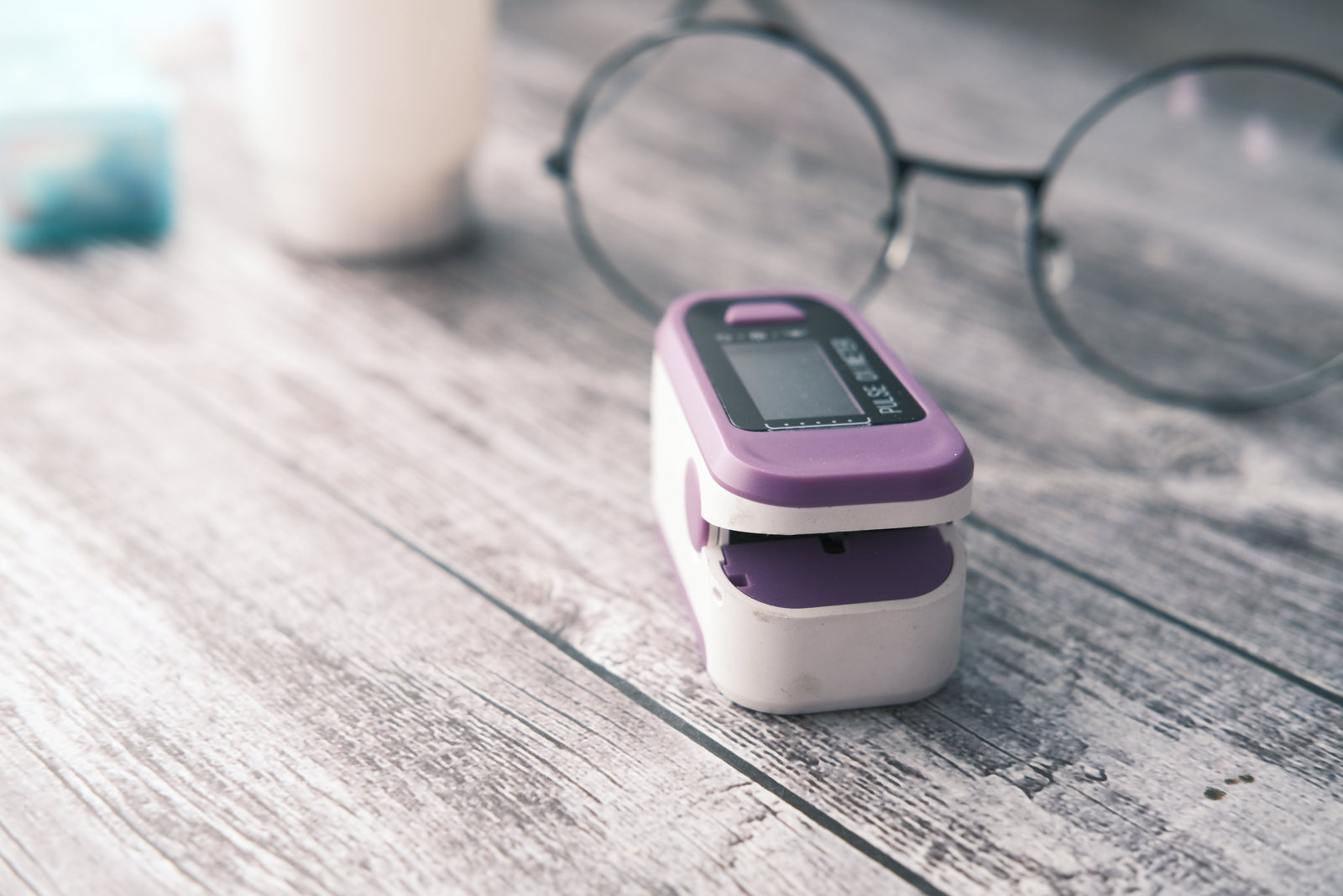 Pulse Oximetry on Your Wrist: What SpO2 Numbers Actually Mean (and Where They Fail)