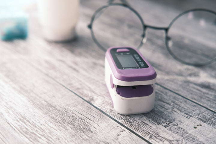 Pulse Oximetry on Your Wrist: What SpO2 Numbers Actually Mean (and Where They Fail)